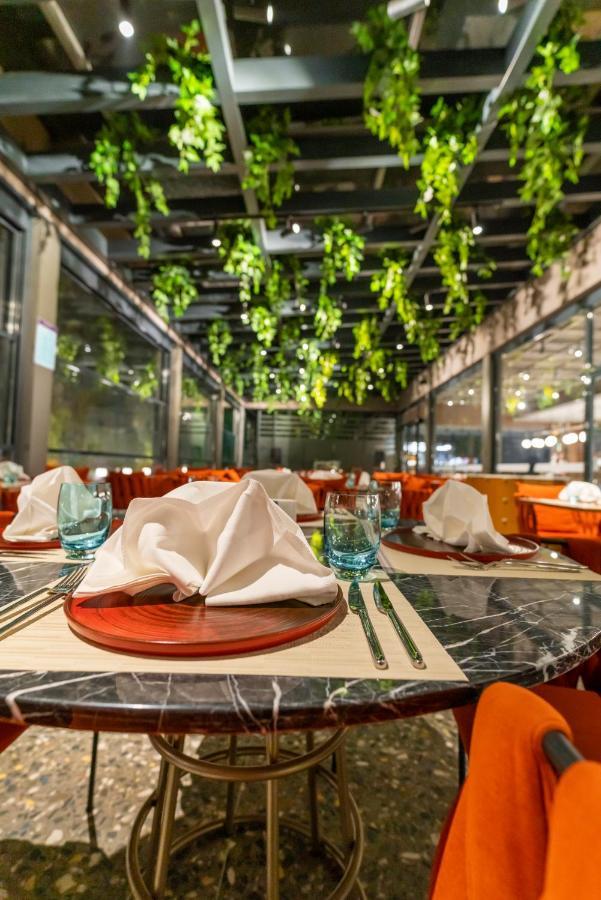 Mercure Trabzon Hotel Exterior foto The interior of the restaurant